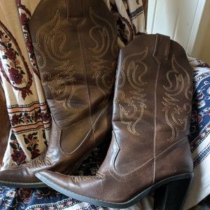 725 Original boots.    8